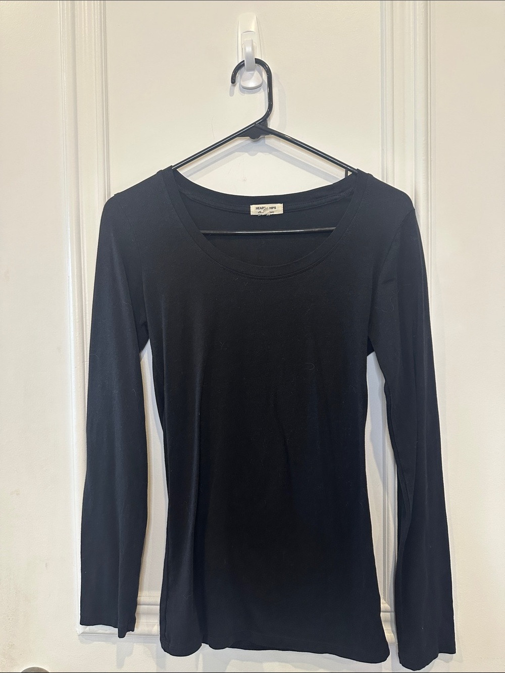 Hearts & Hips Black Long-Sleeve Scoop Neck Top